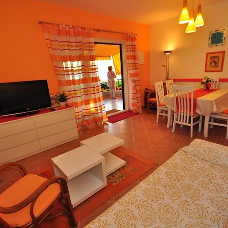 Apartmán Tri Palme Prvic Sepurine Exteriér fotografie