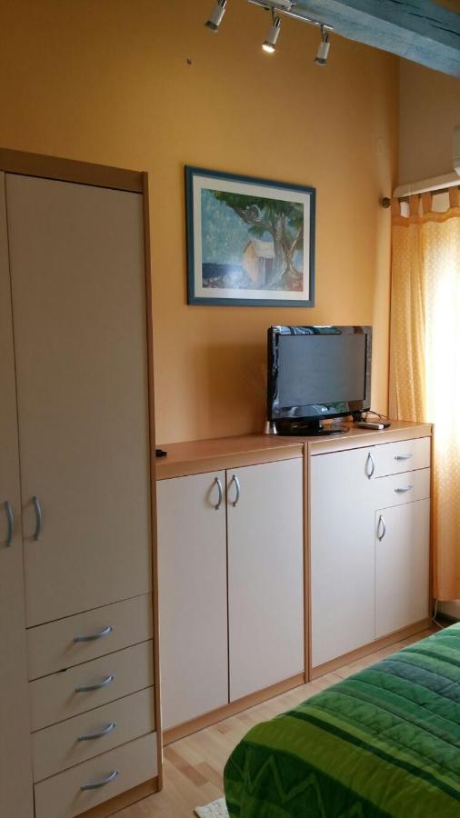 Apartmán Tri Palme Prvic Sepurine Exteriér fotografie